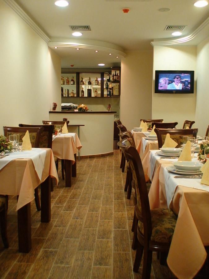 Отель Hotel BaMBiS Подгорица-22
