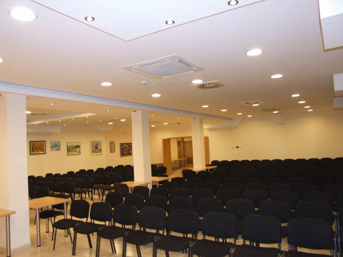 Отель Hotel BaMBiS Подгорица-24