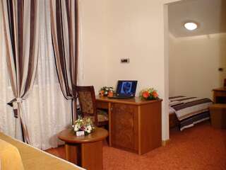 Отель Hotel BaMBiS Подгорица Двухуровневые апартаменты-2