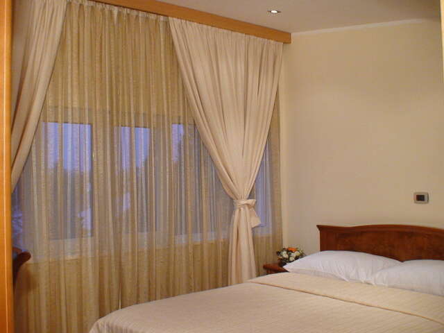 Отель Hotel BaMBiS Подгорица-20