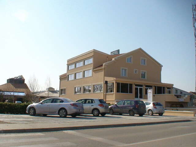 Отель Hotel BaMBiS Подгорица-30