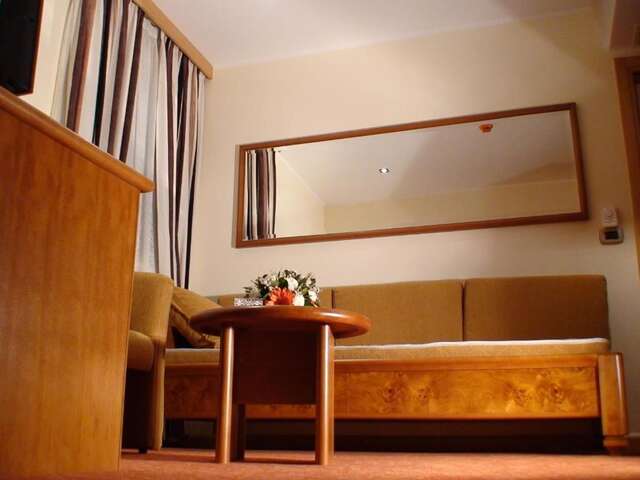 Отель Hotel BaMBiS Подгорица-33