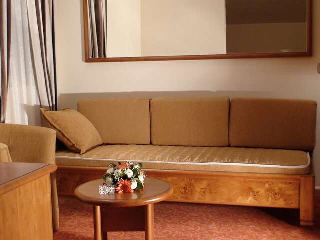 Отель Hotel BaMBiS Подгорица-6